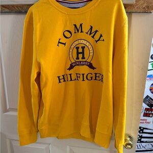 Tommy Hilfiger Men's Bright Yellow Logo Crewneck Sweatshirt